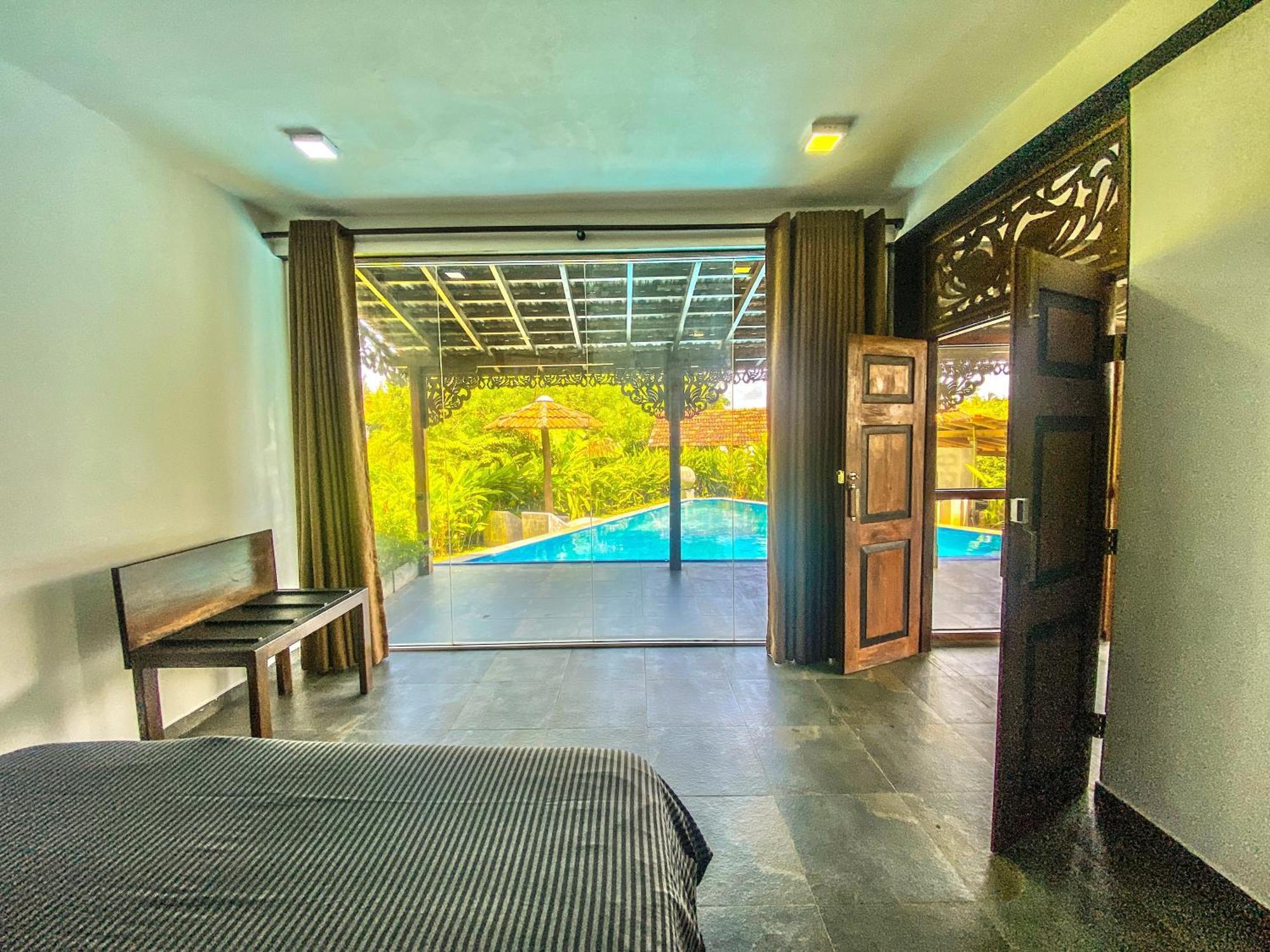 Waterland Hotell Negombo Exteriör bild